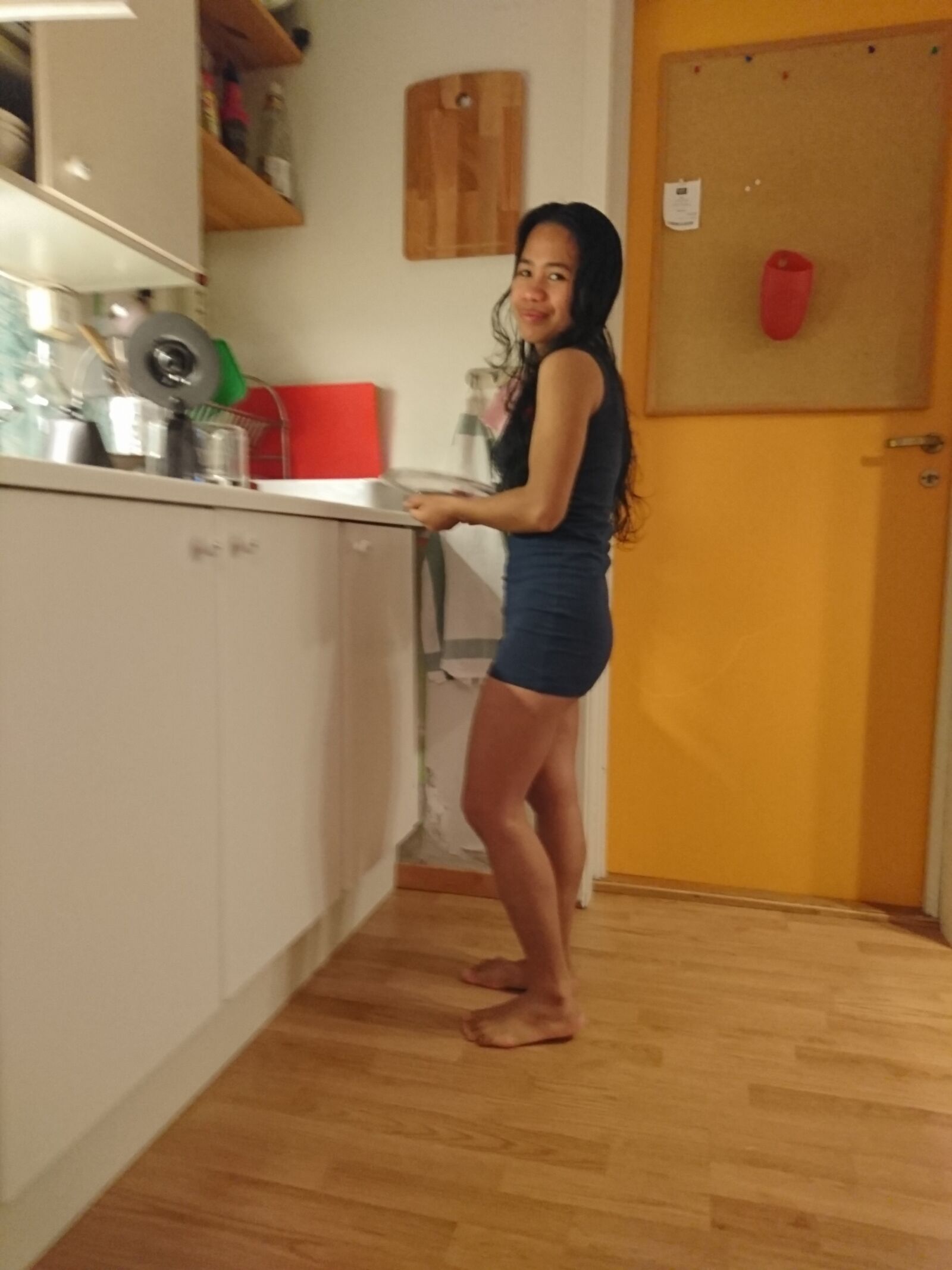 Asian amateur girl in the kitchen