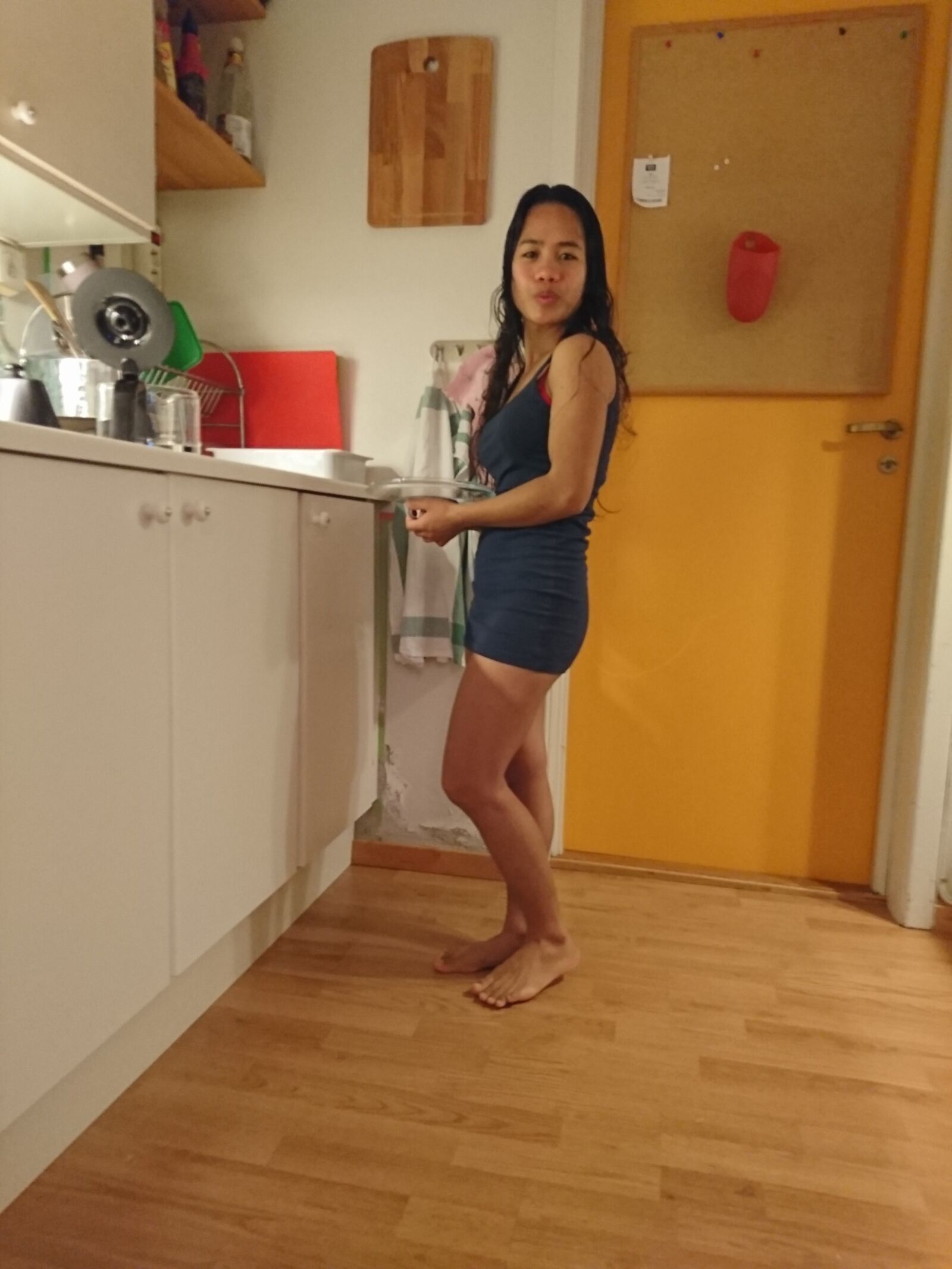 Asian amateur girl in the kitchen