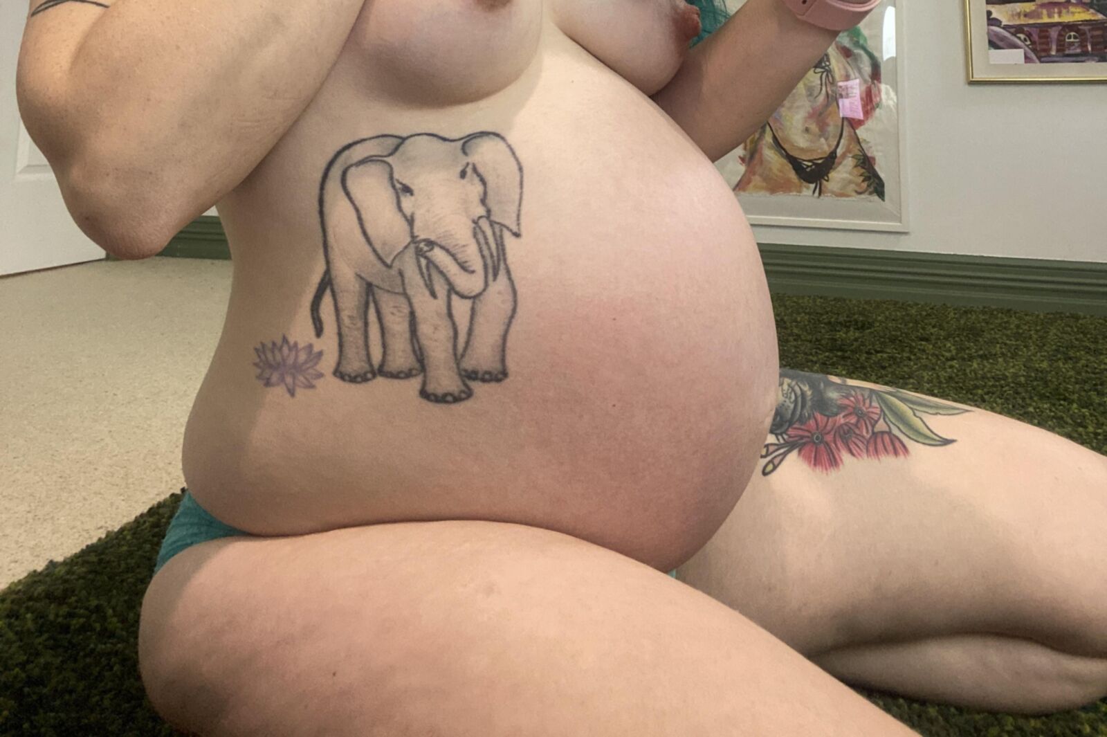 Hairy pregnant Heidi 