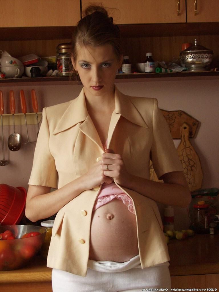 Traditioneller russischer Busch – Pregnant Nitty