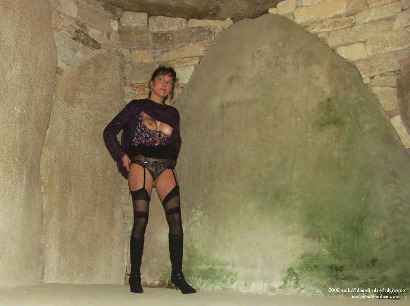 Française Nadine Sexy Chapelle Cave Exhibitionniste Française