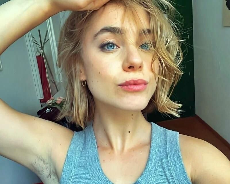 Hairy Celebrity Armpits 