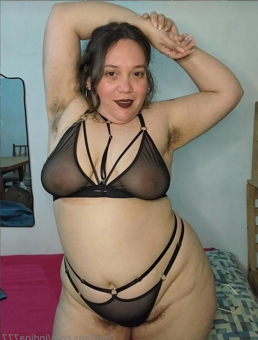 BBW Latina Peluda Indiga