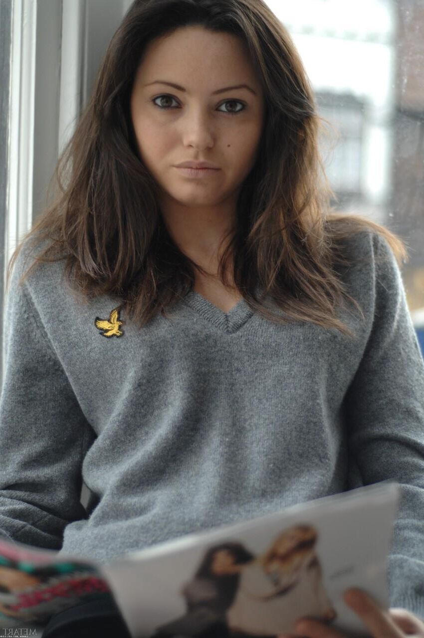 Alivia Brionie 