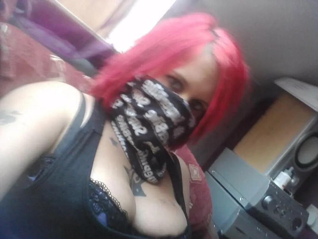 Her smelly pussy