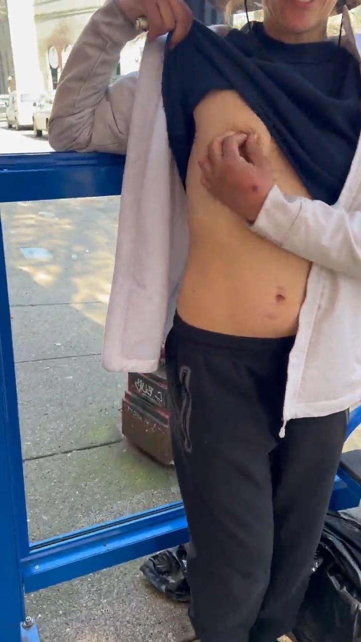Gypsy seducing me on the bus stop