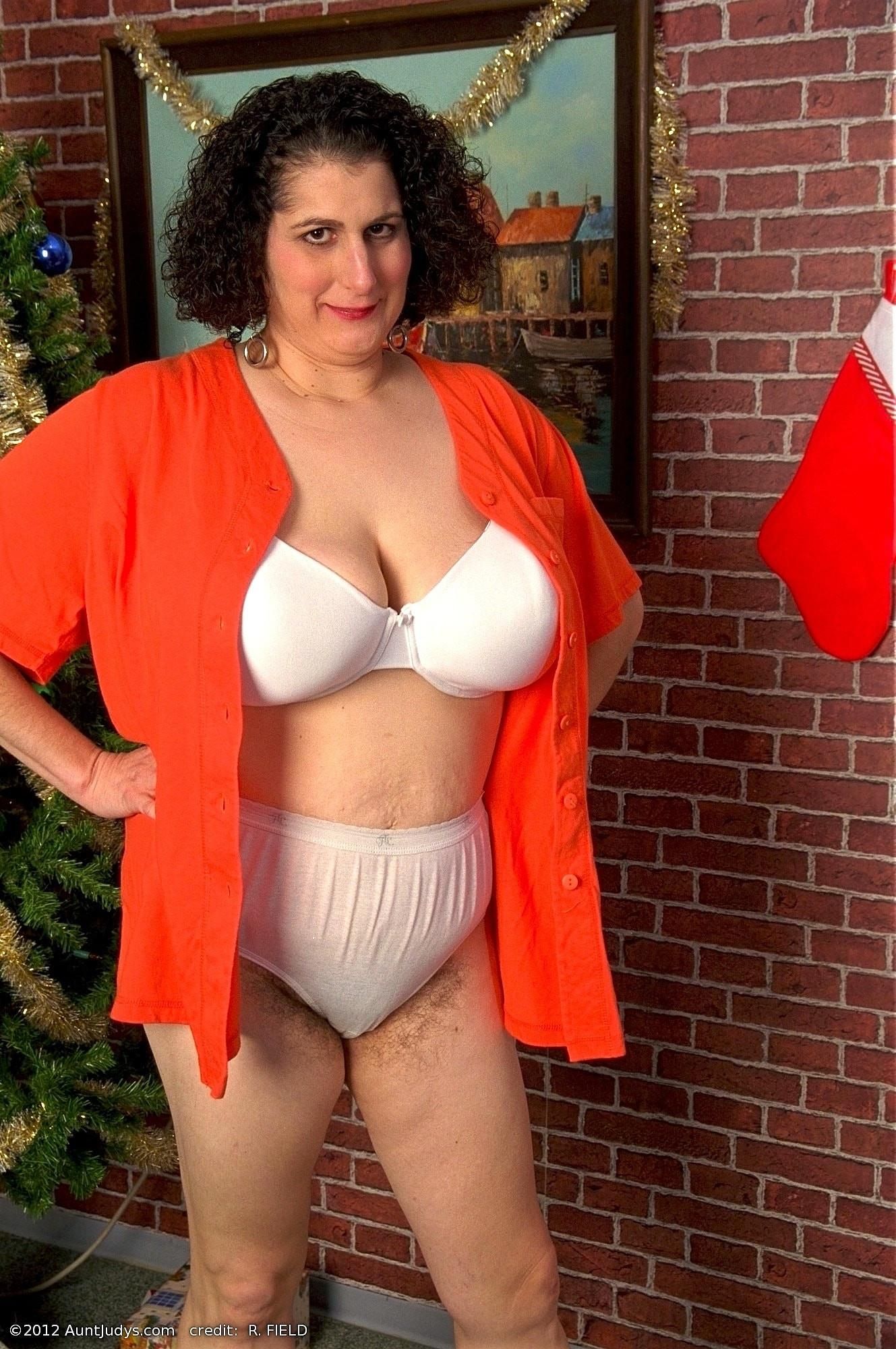 Big Boner für haarige reife Becky