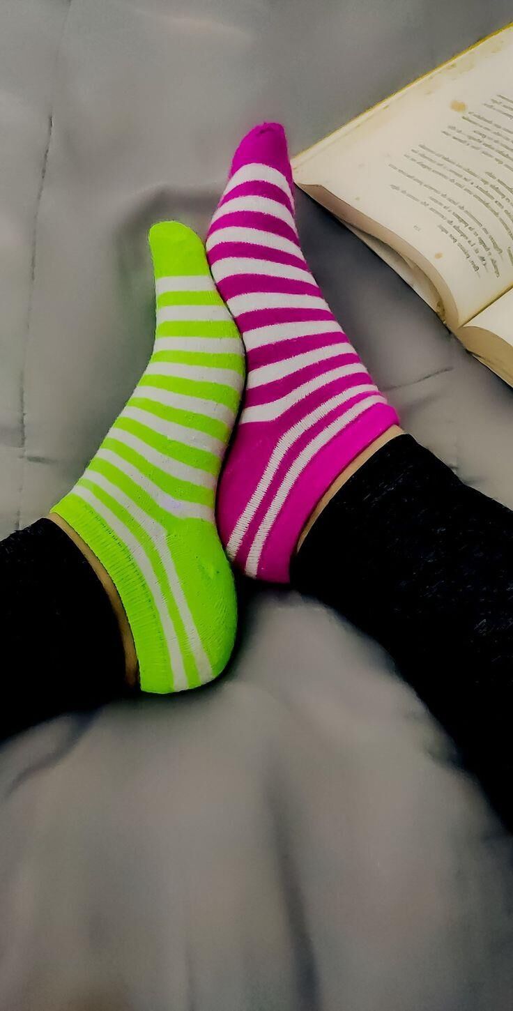 I LOVE SOCKS AND ASIAN GIRLS!!!