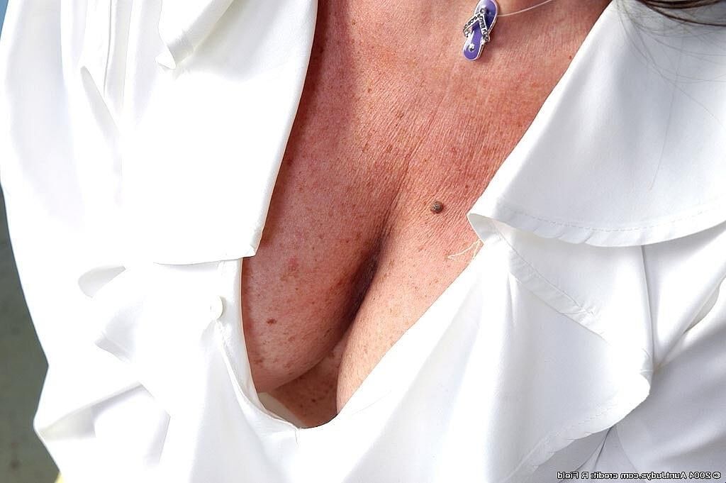. Tammie. Big hairy busty mum