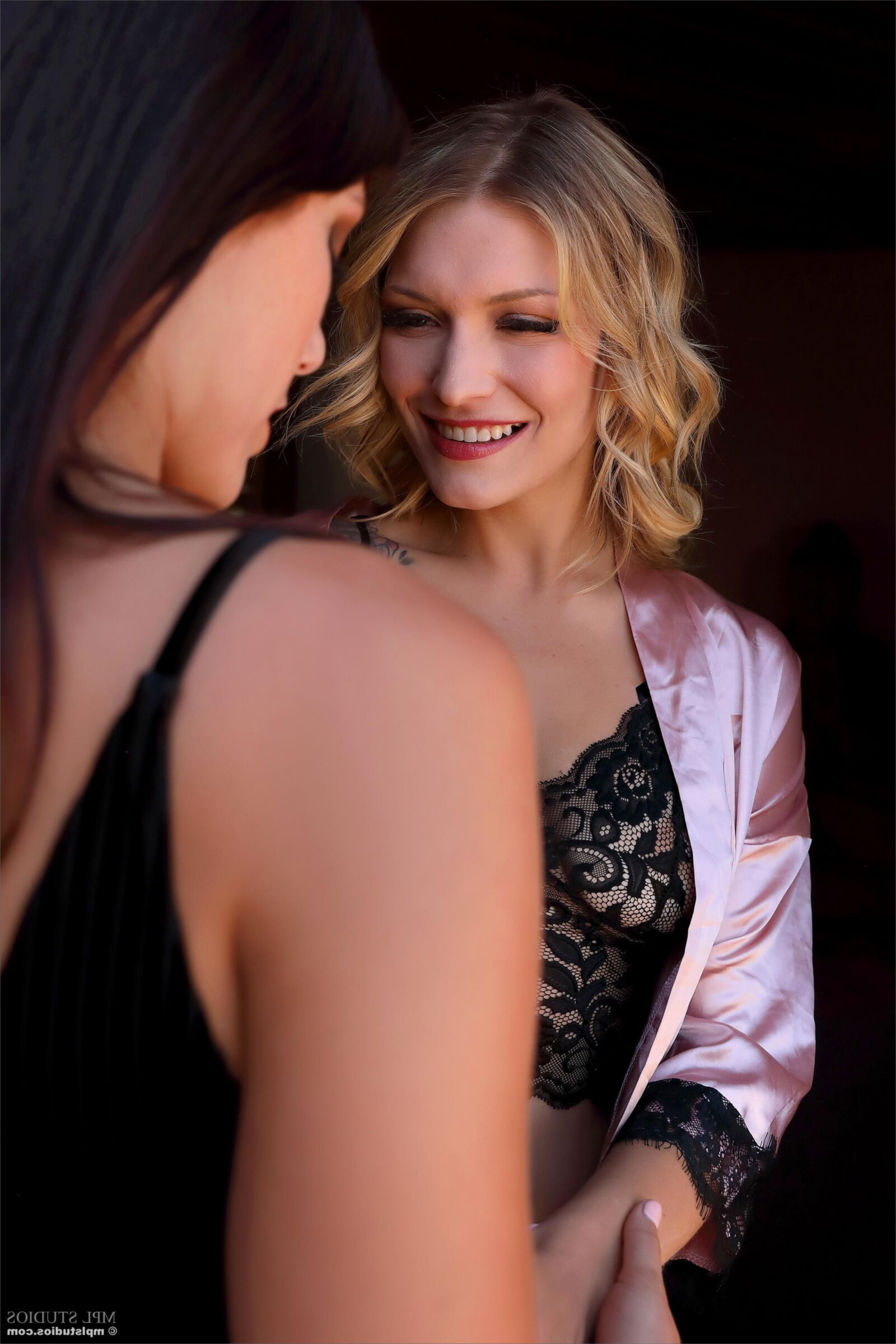 Scarlet e Elena vêm dançar comigo