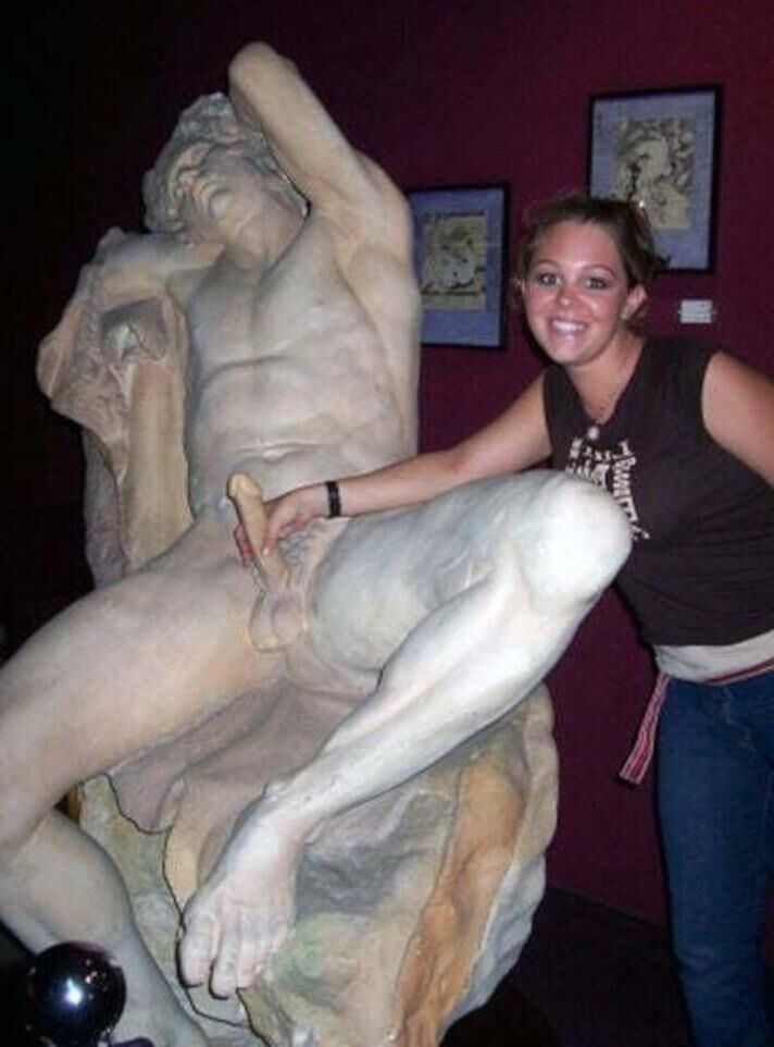 NON NUDE 