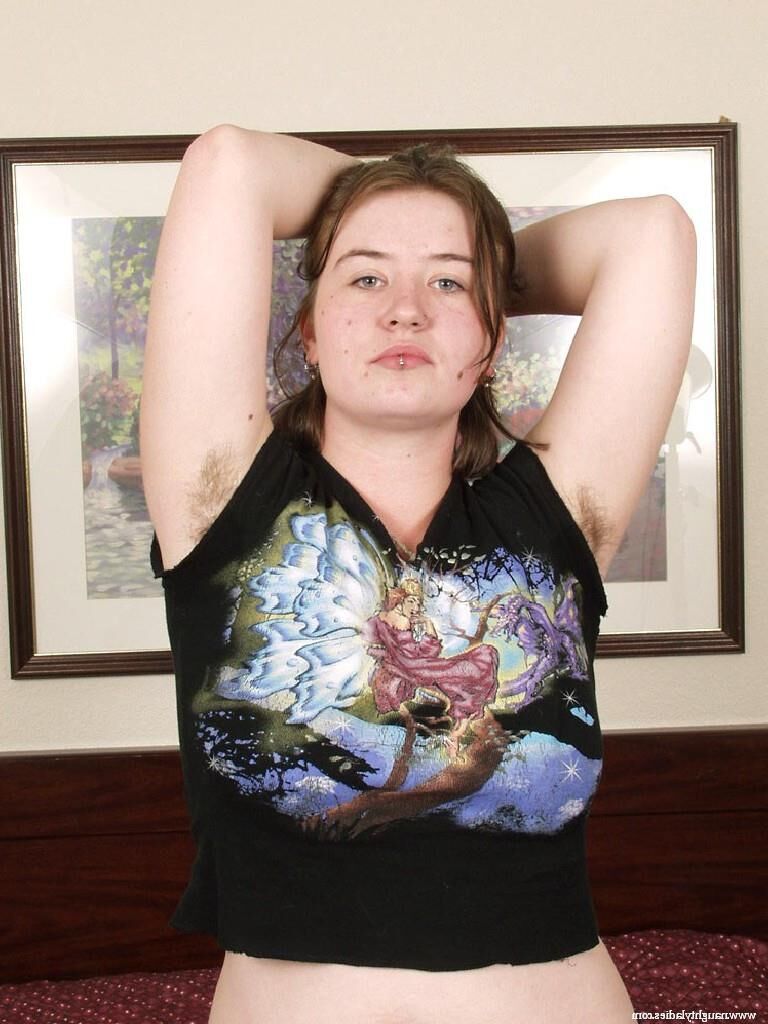 Plump Dana fills her twat.