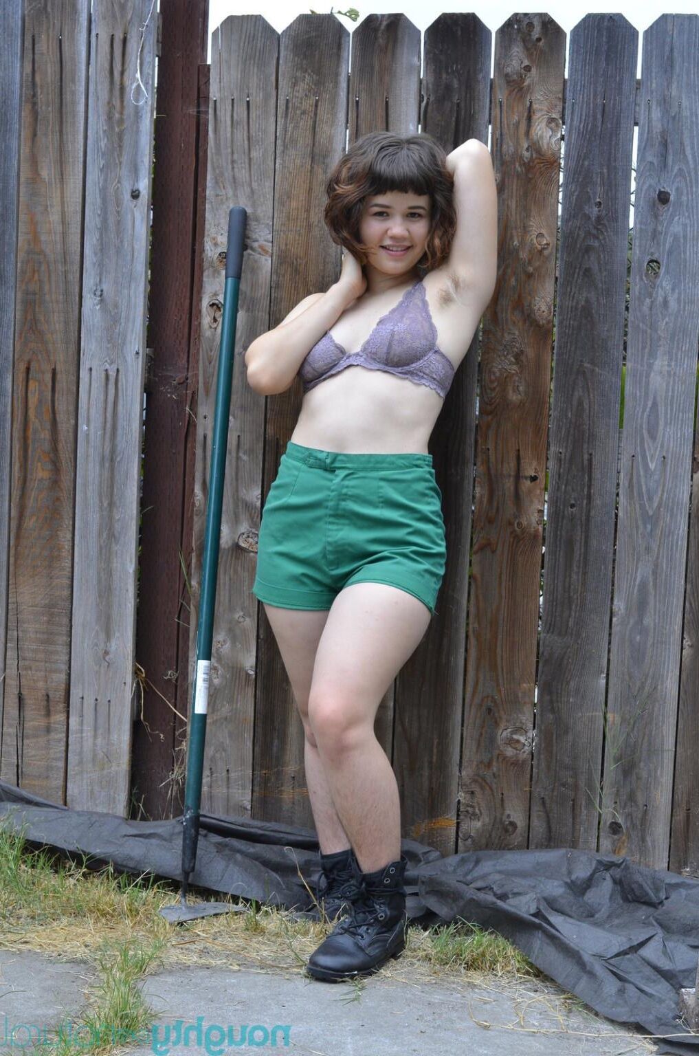 Aisselle, soutien-gorge censu bêta