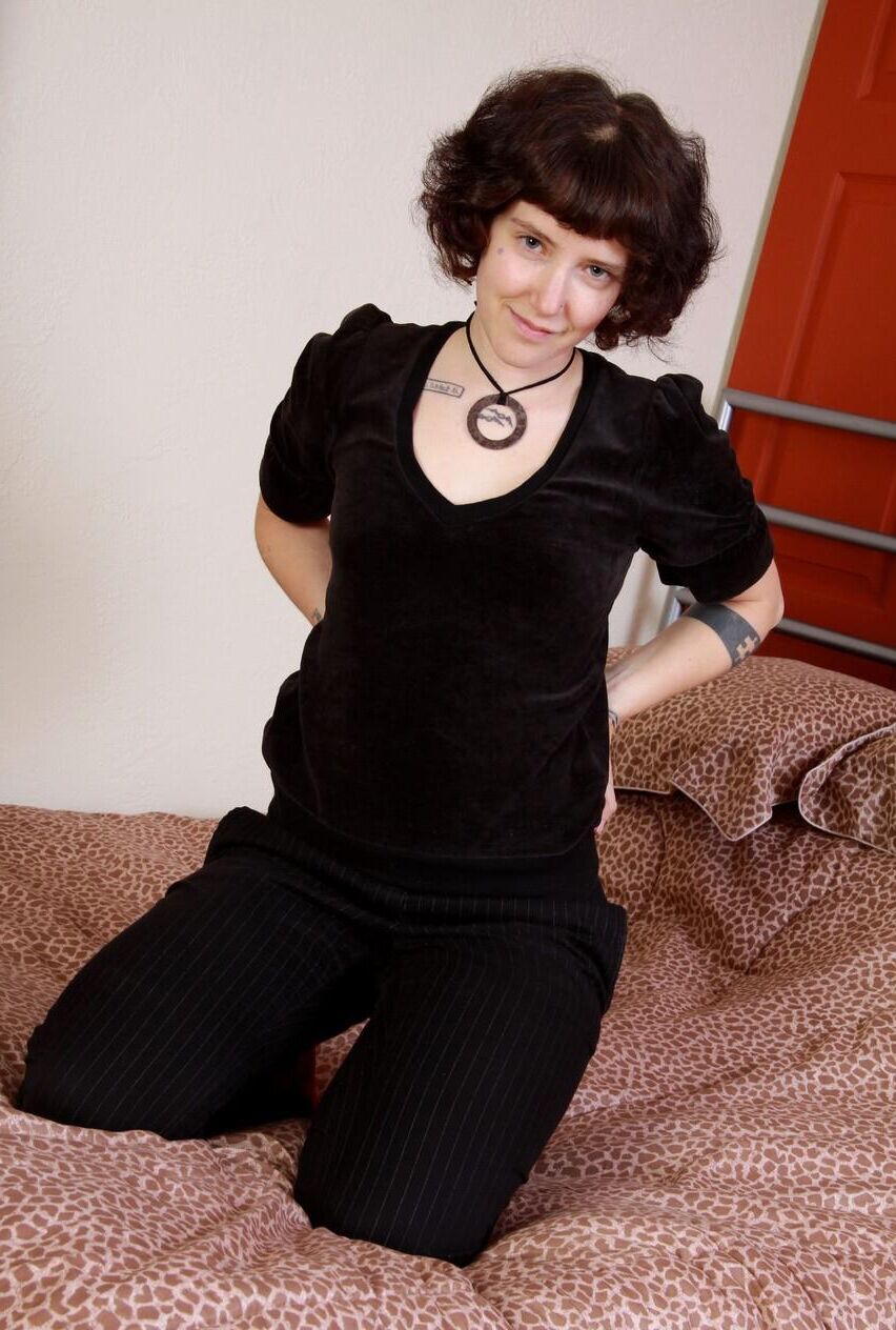 Dreadlocked hairy teen with ink and small its wynd mulysa
