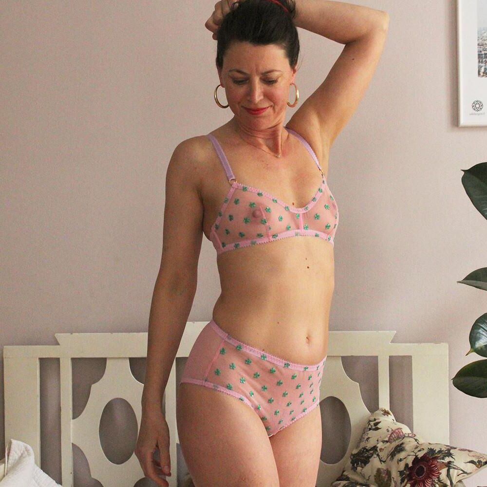 	Amour fou Lingerie et ses femmes poilues