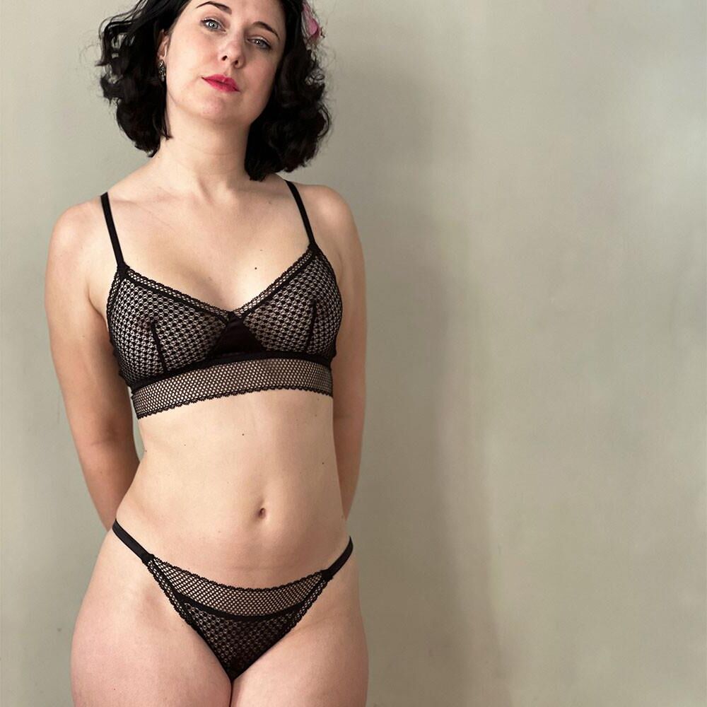 	Amour fou Lingerie et ses femmes poilues