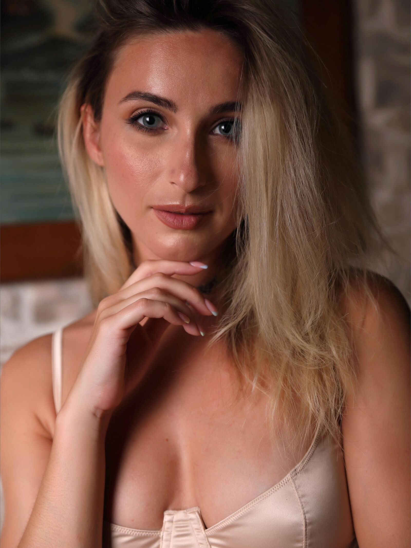 Cara Mell Explosive blonde