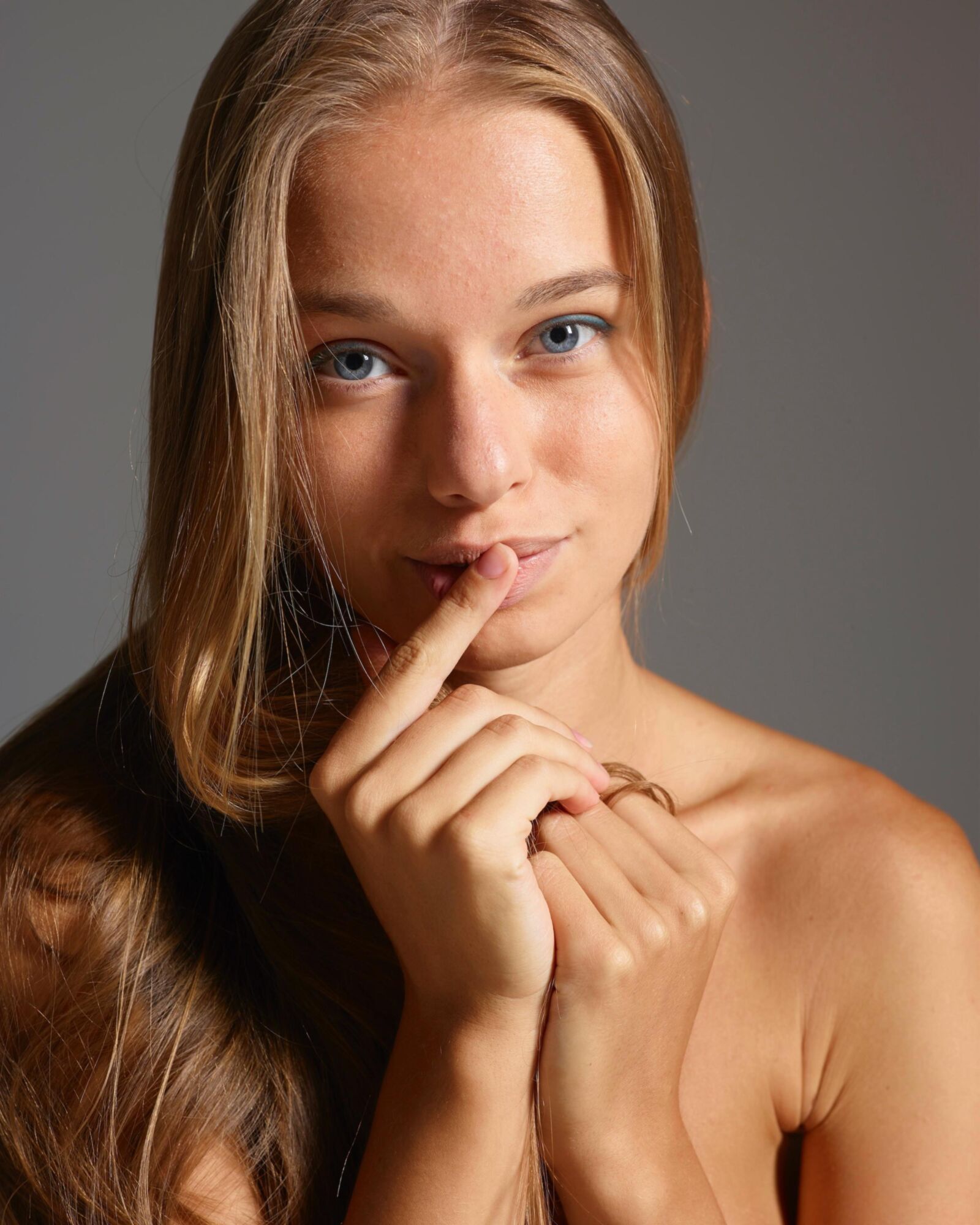 Milena Beautiful blues