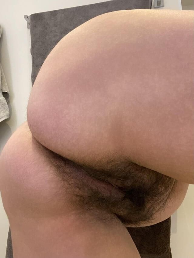 Gorgeous Fat Hairy Pussy Wife 