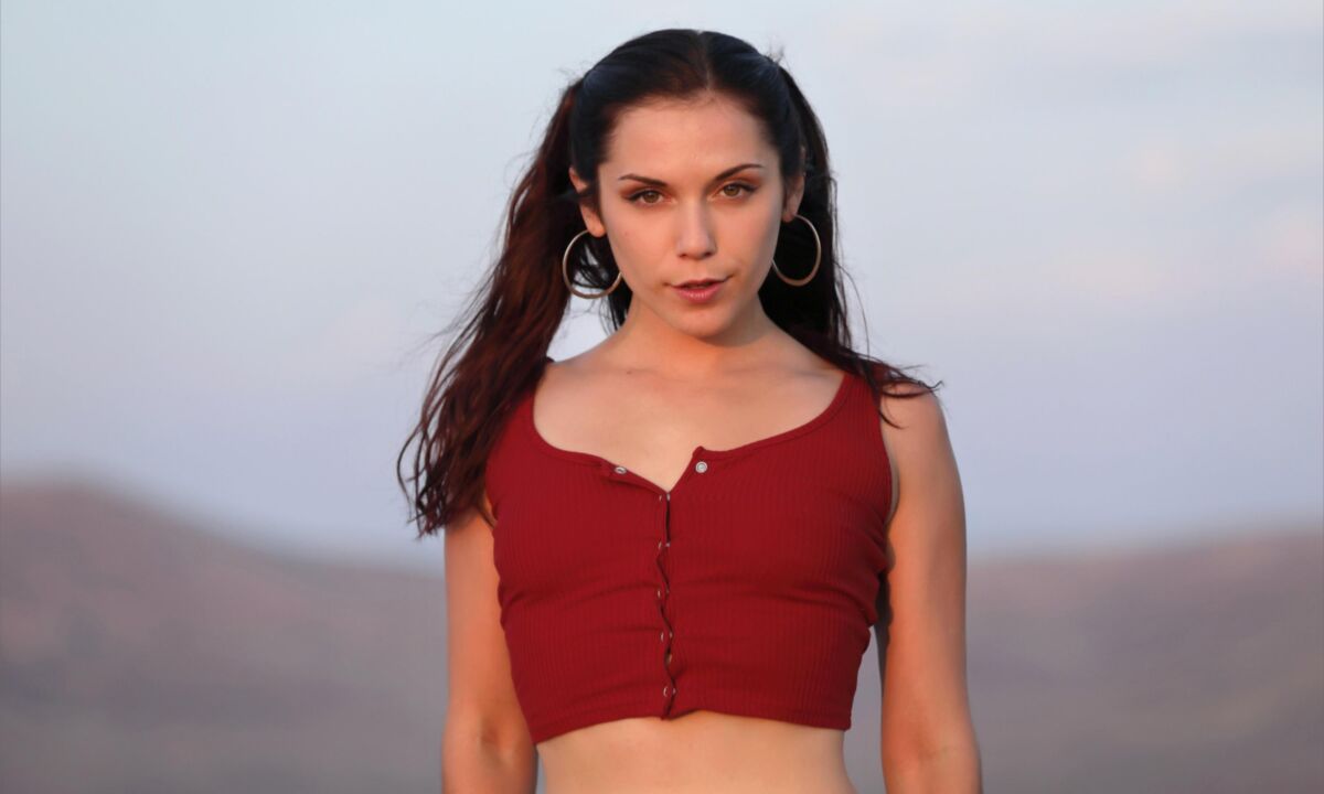 Elena doce e suculenta