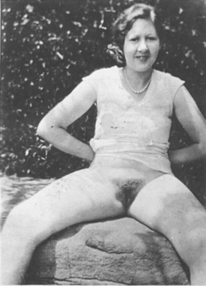 NON NUDE 