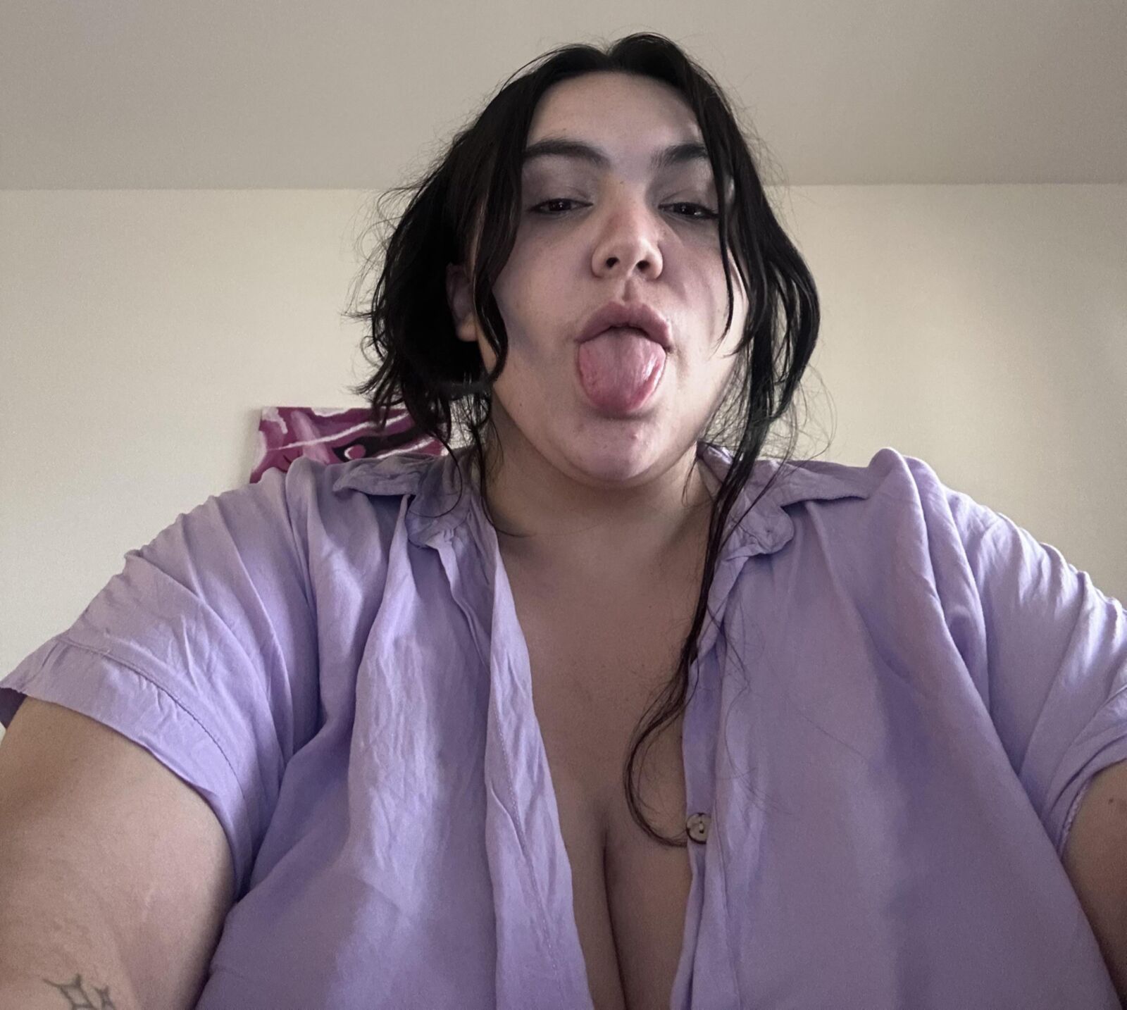 BBW светлая кожа латинская волосатая киска Lola Brownie
