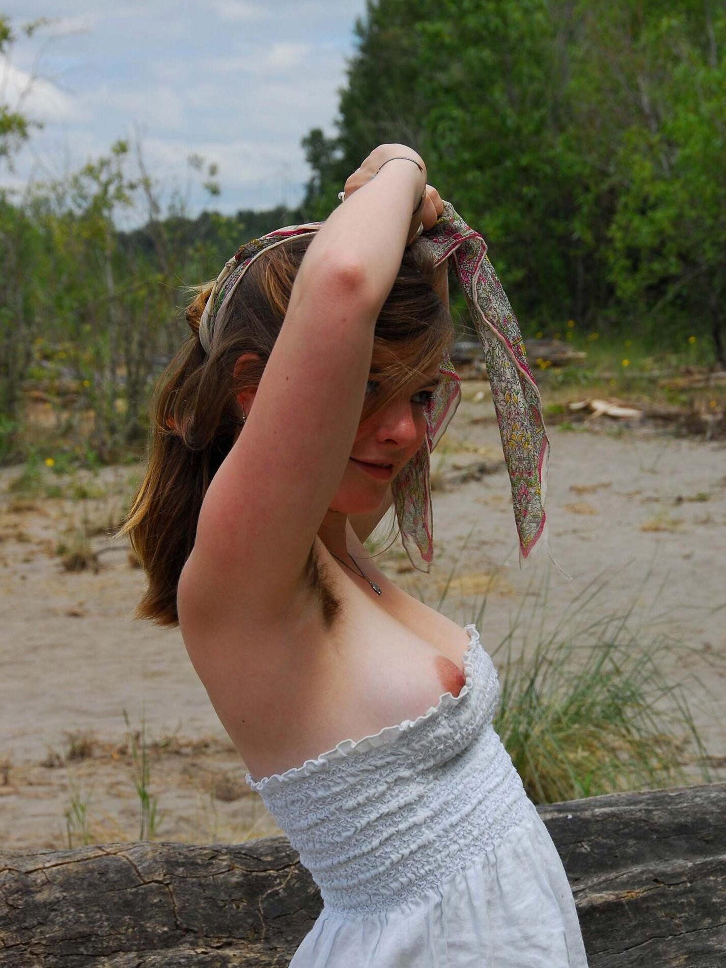 Hippiegoddess Araya Hairy Amateur Strips