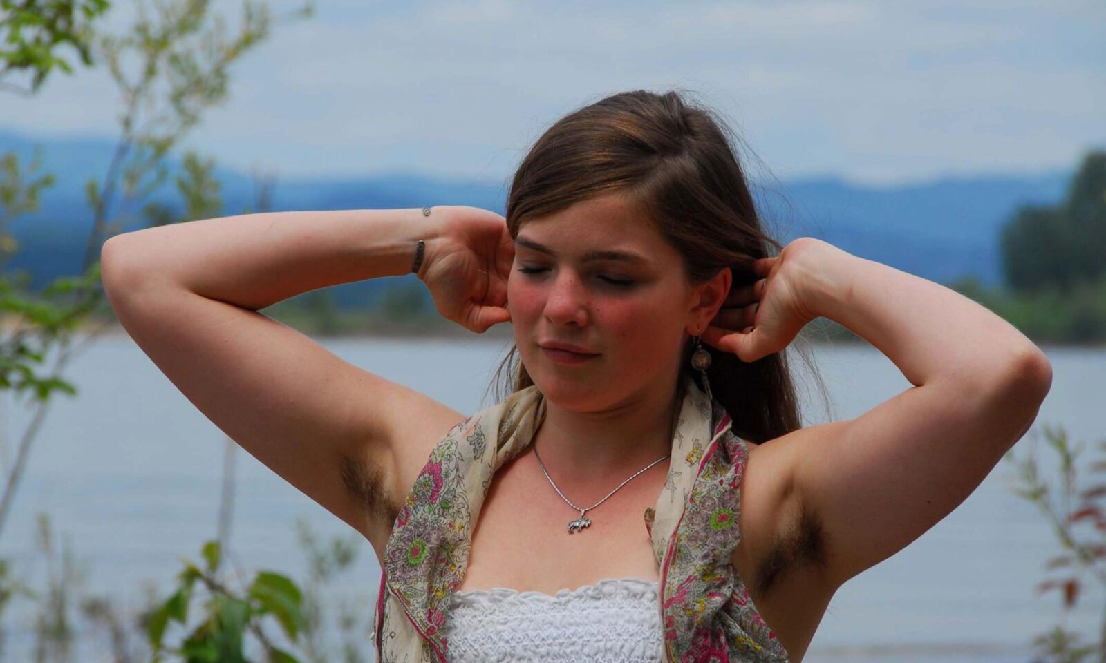 Hippiegoddess Araya Hairy Amateur Strips