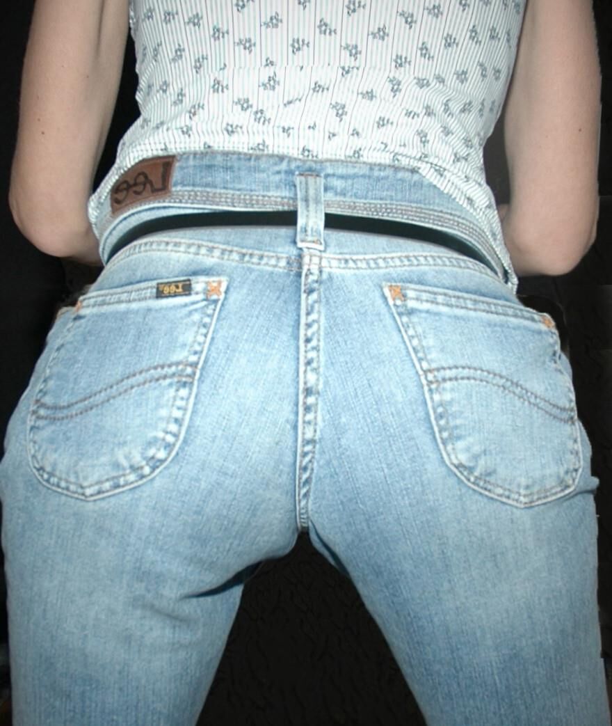 Jan's very high pussy mound