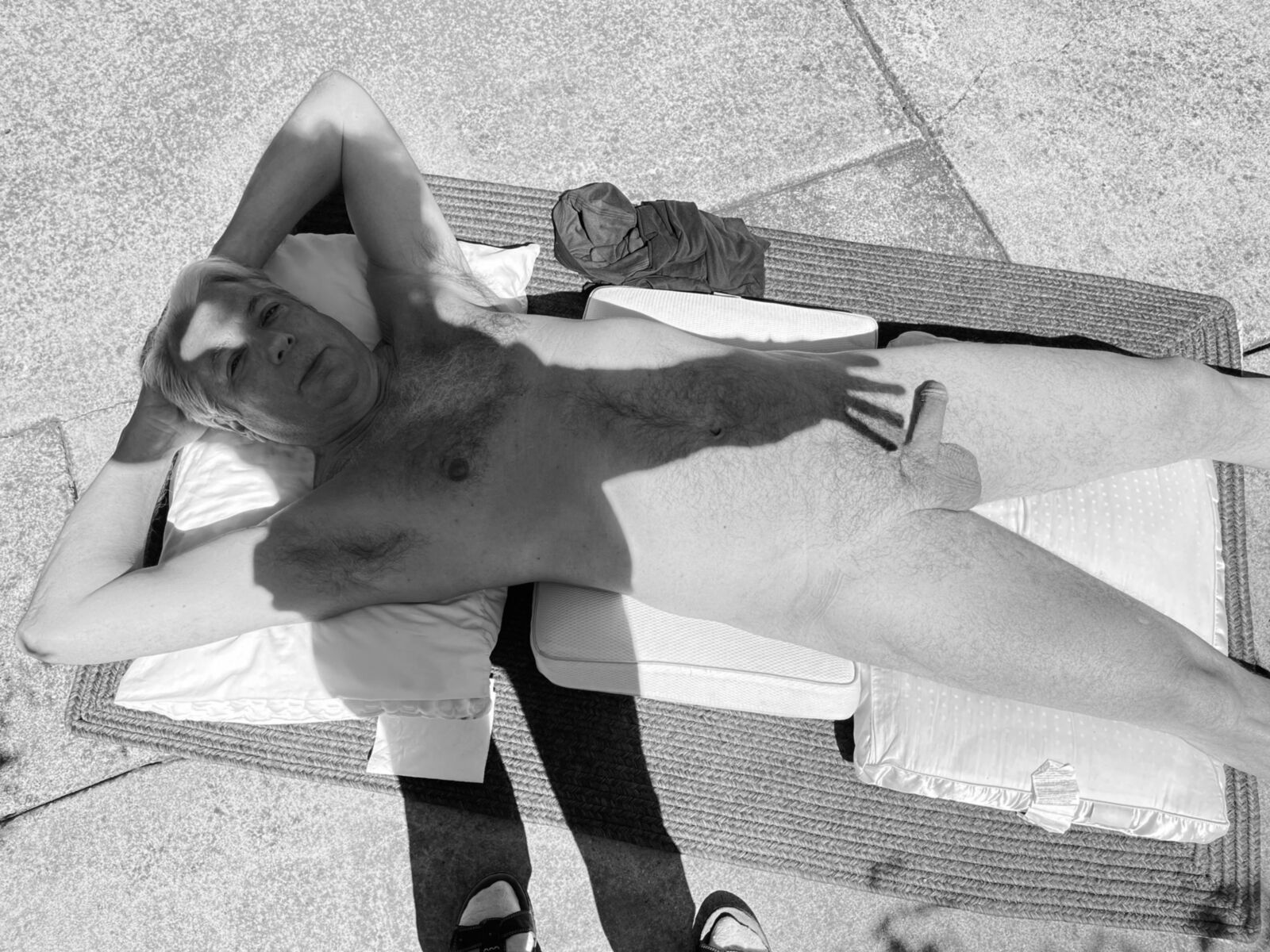 I Love to be Naked in Black and White