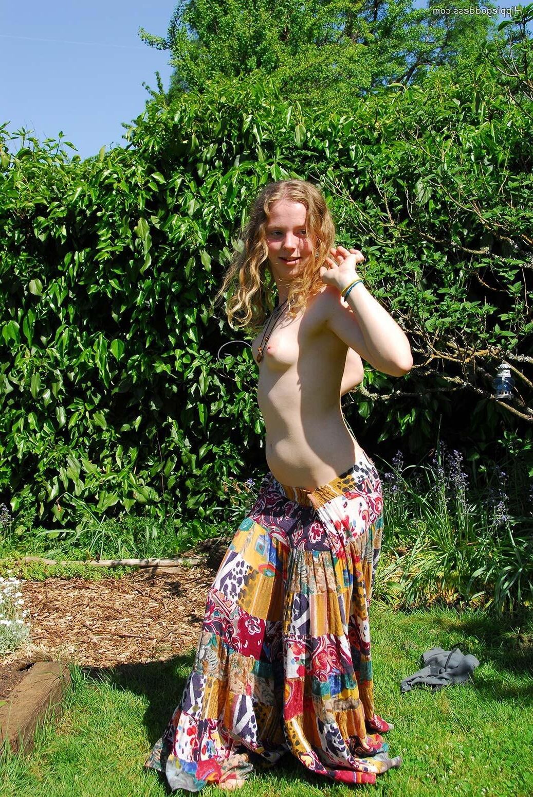Hippiegoddess Heet Lawn Nudes