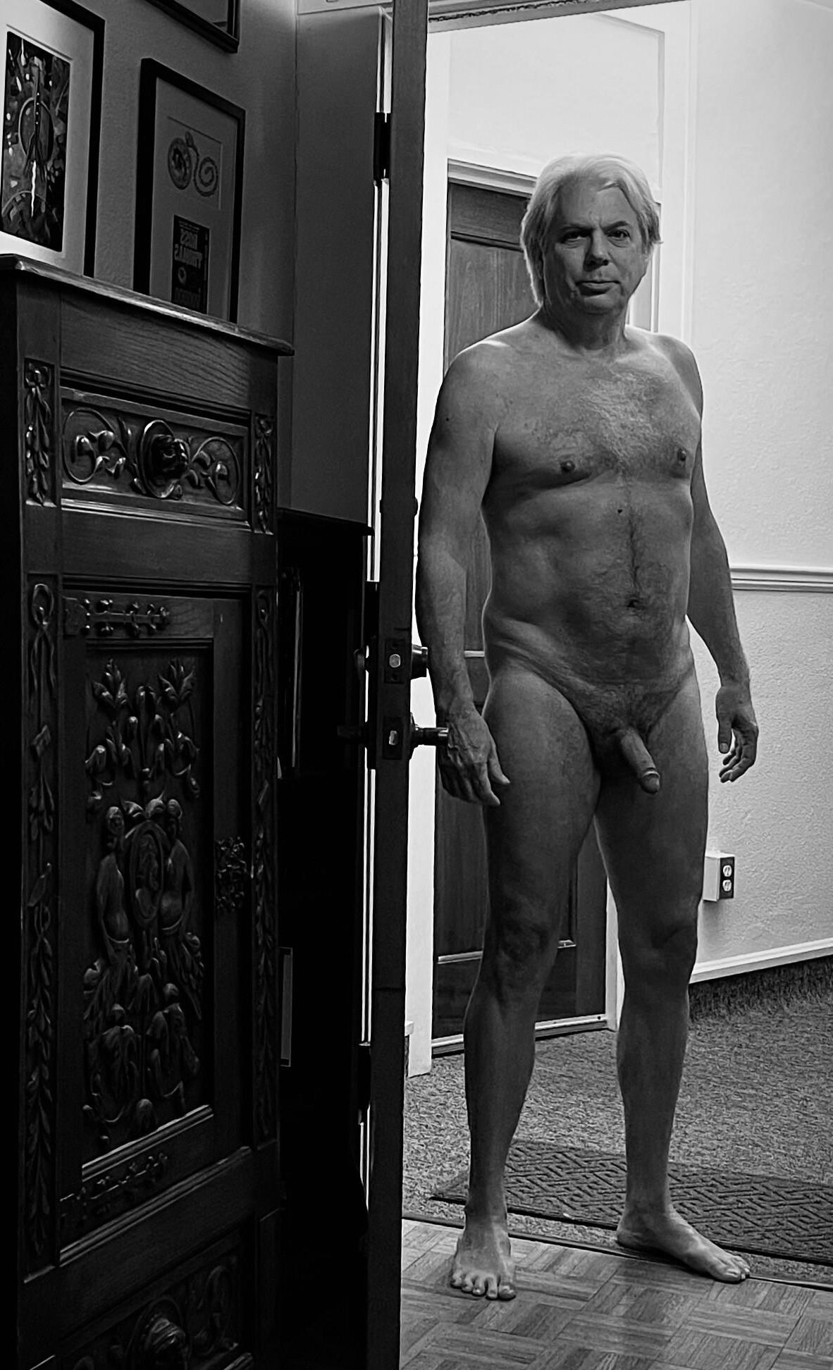 I Love to be Naked in Black and White