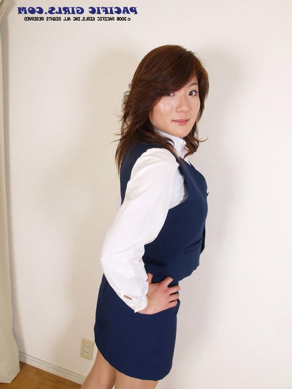 Pacificgirls Keito nach Hause aus dem Büro
