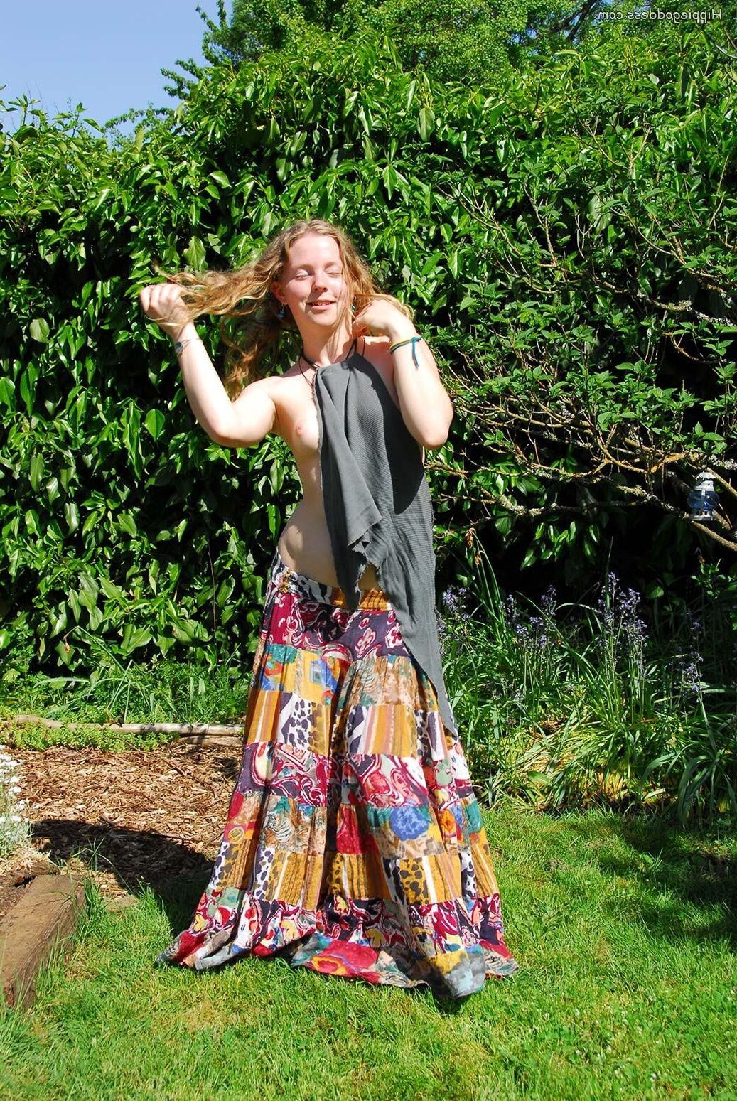 Hippiegoddess Heet Lawn Nudes