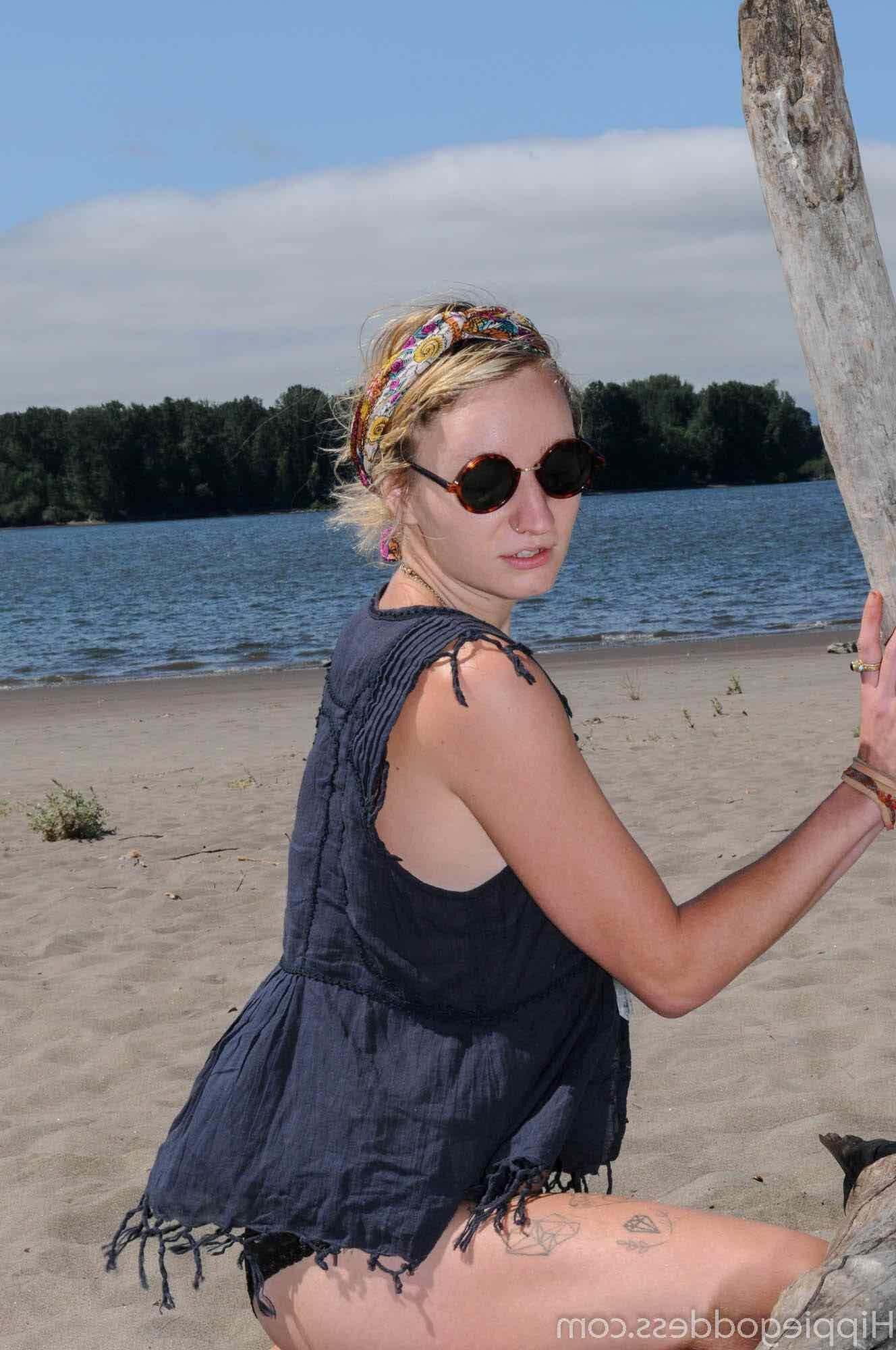 Hippiegoddess Andrómeda Sexier cuando está desnuda