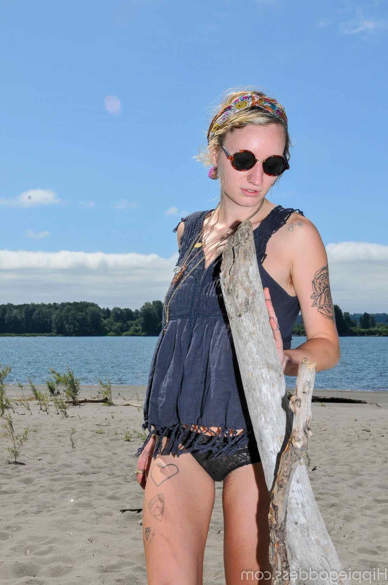 Hippiegoddess Andrómeda Sexier cuando está desnuda