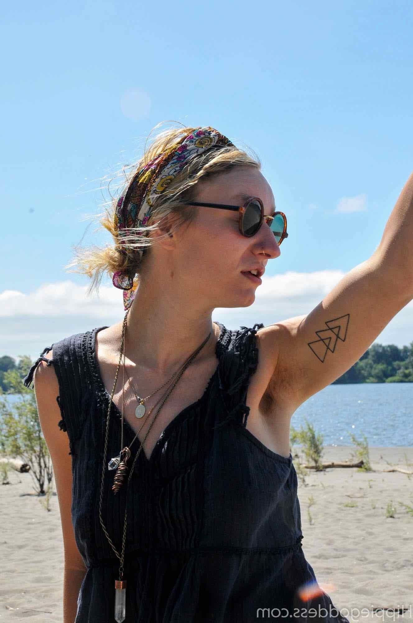 Hippiegoddess Andrómeda Sexier cuando está desnuda