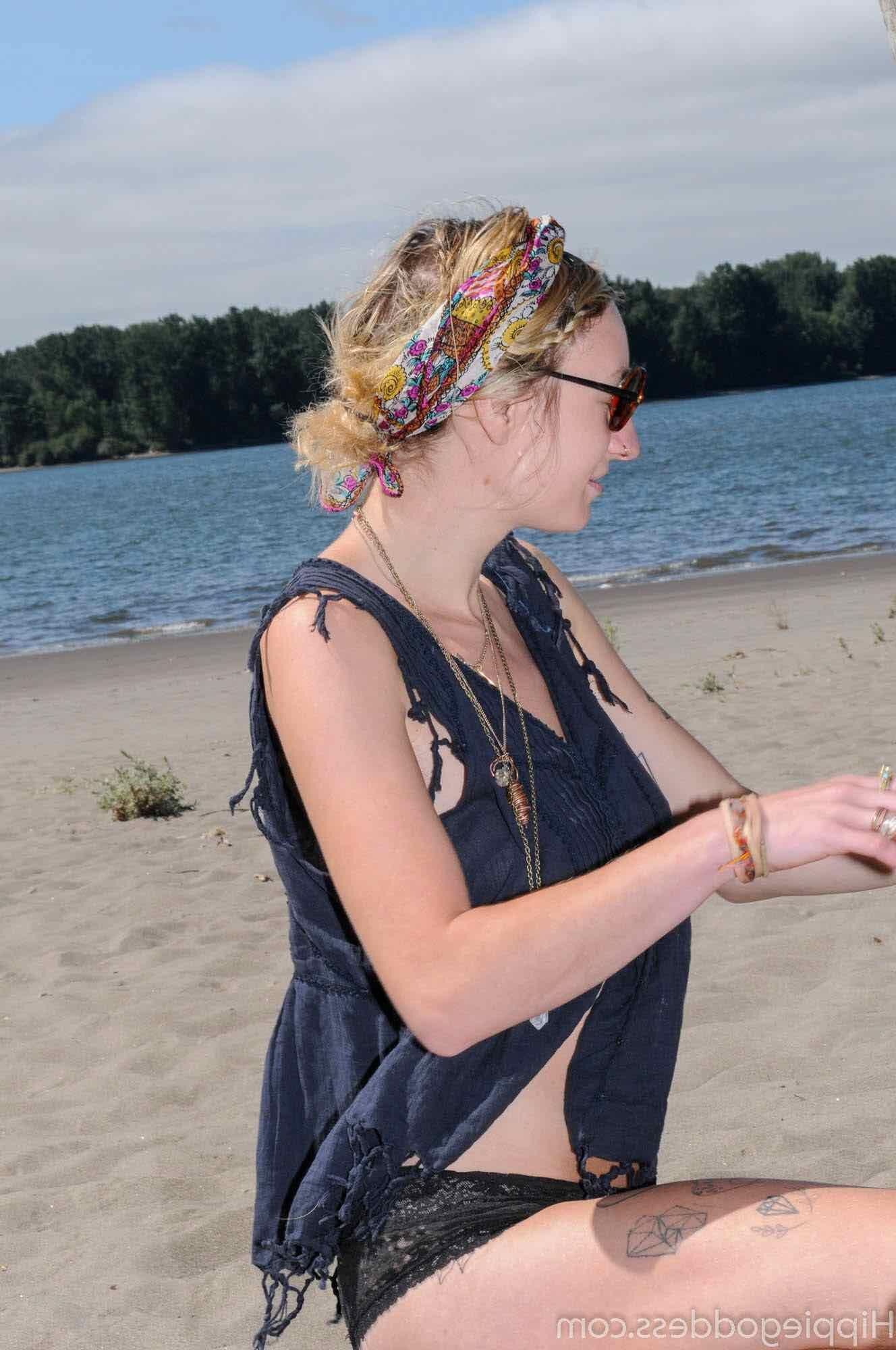 Hippiegoddess Andrómeda Sexier cuando está desnuda