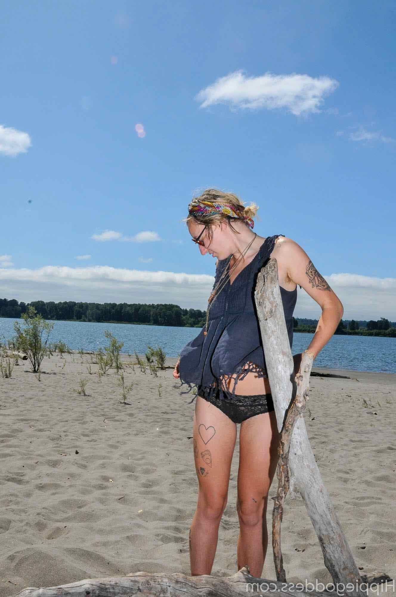 Hippiegoddess Andrómeda Sexier cuando está desnuda