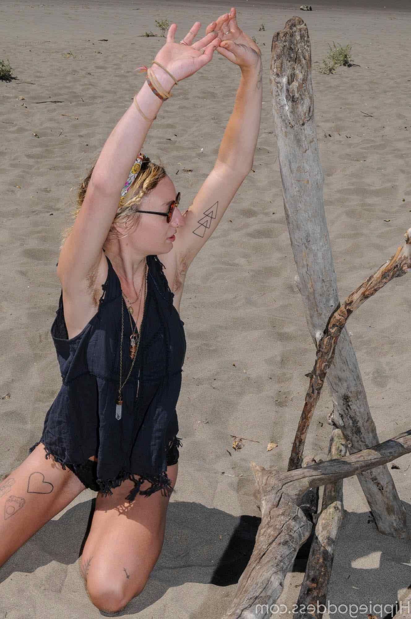 Hippiegoddess Andrómeda Sexier cuando está desnuda