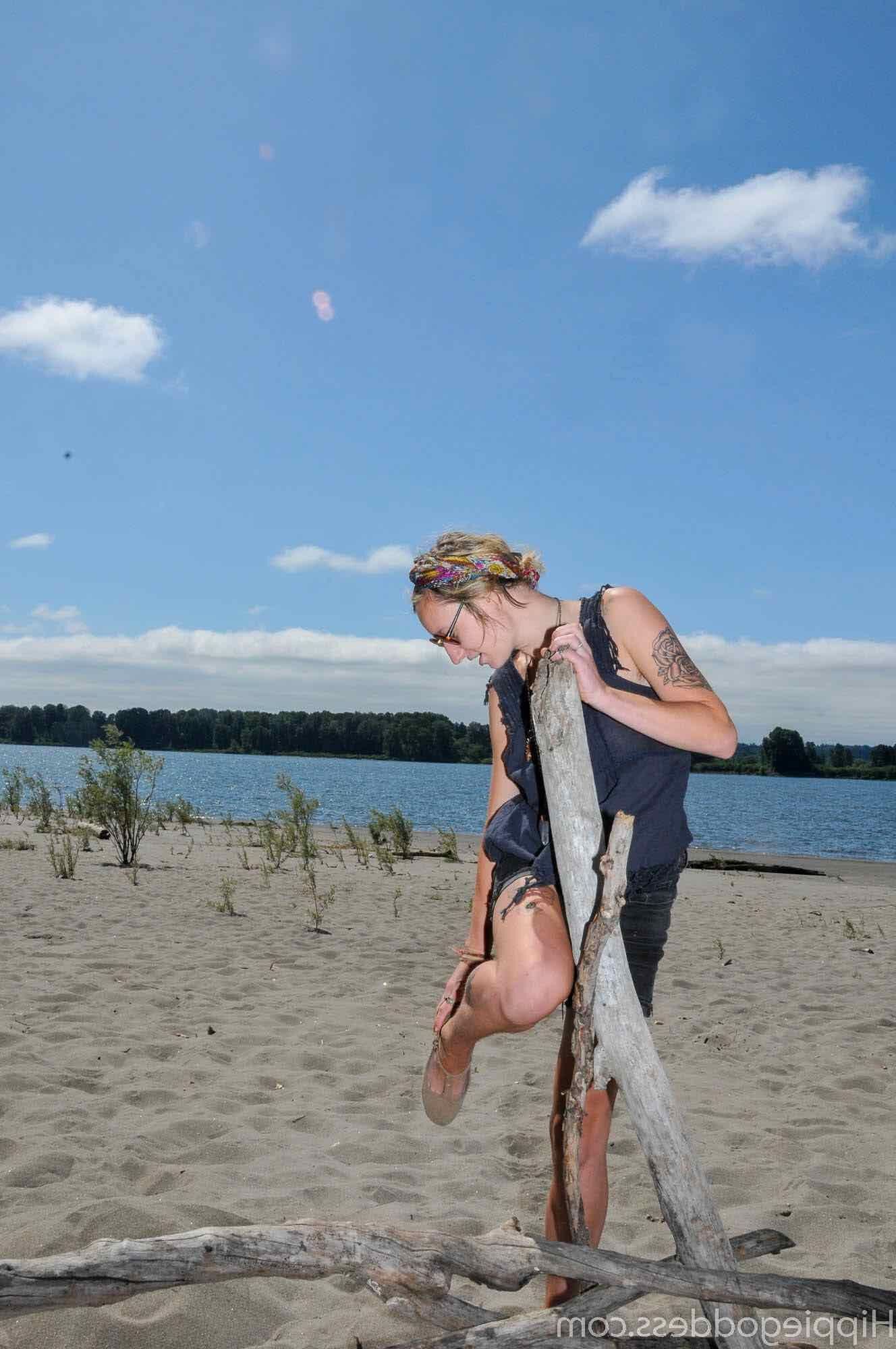 Hippiegoddess Andrómeda Sexier cuando está desnuda