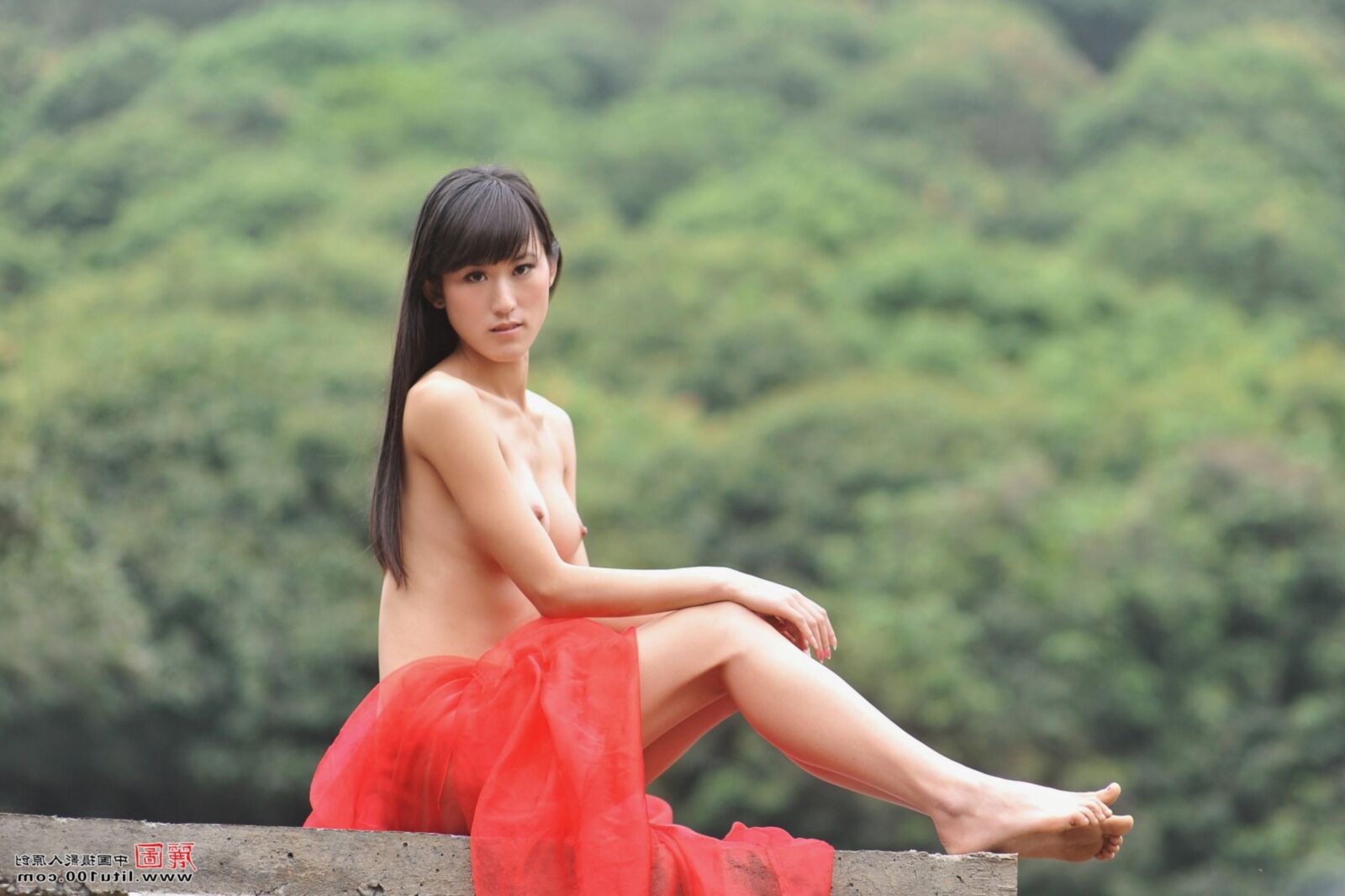 Litu HUAN Sexy in the outdoors