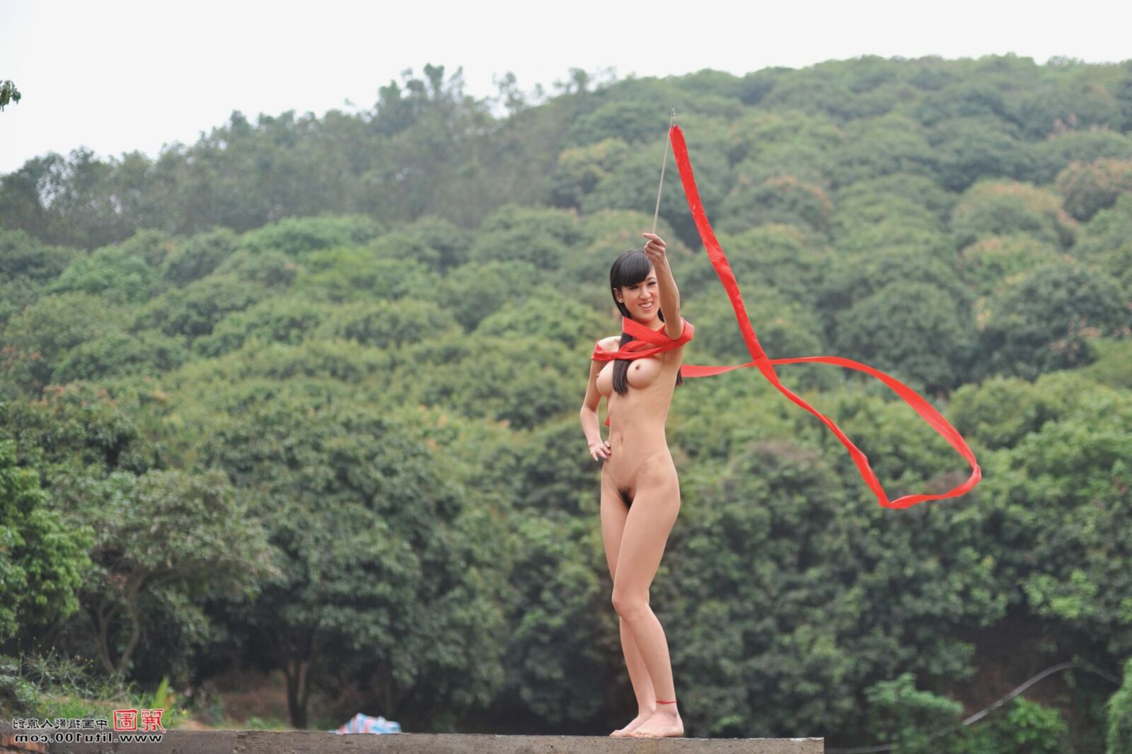 Litu HUAN Sexy in the outdoors