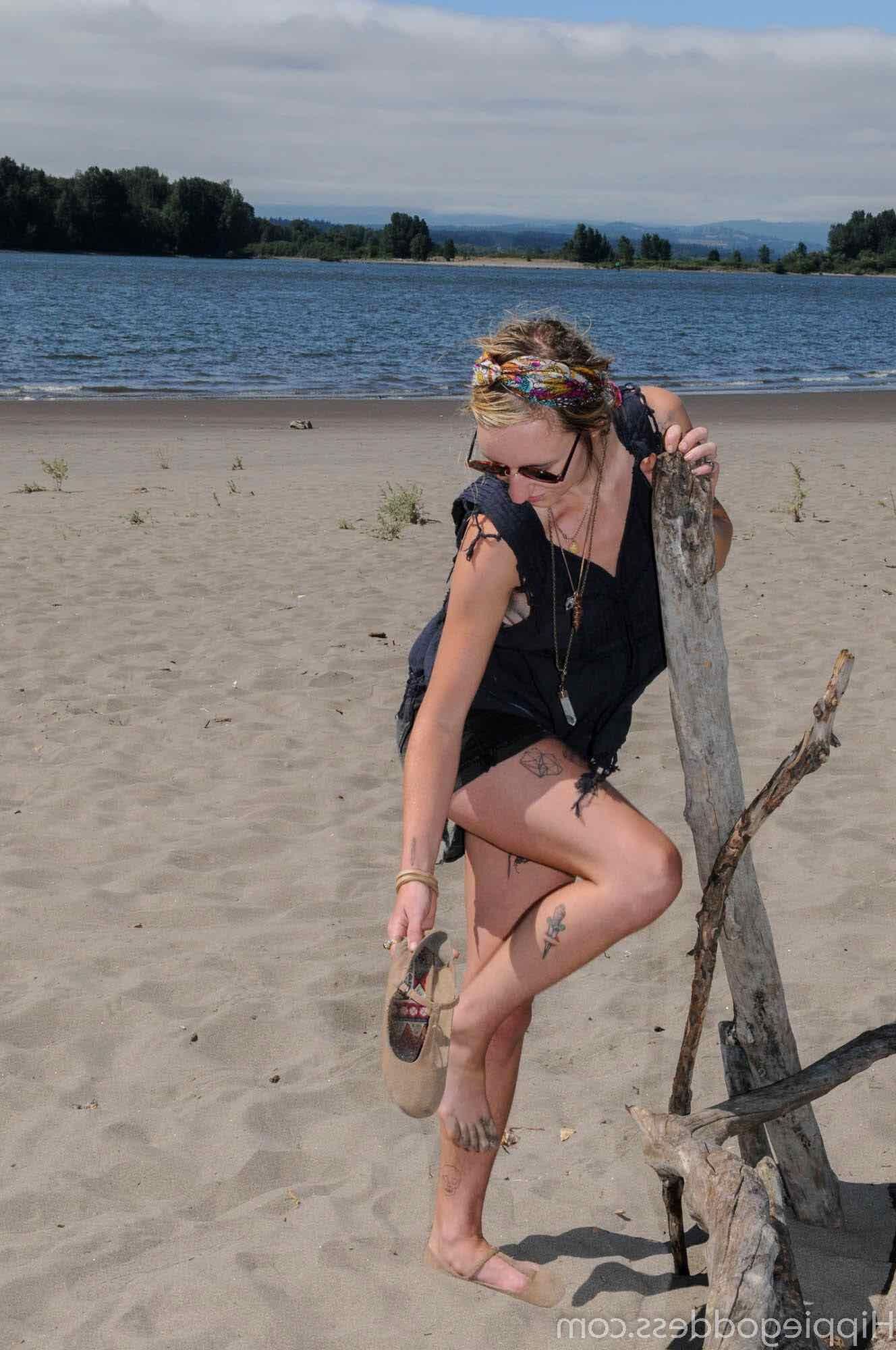 Hippiegoddess Andrómeda Sexier cuando está desnuda