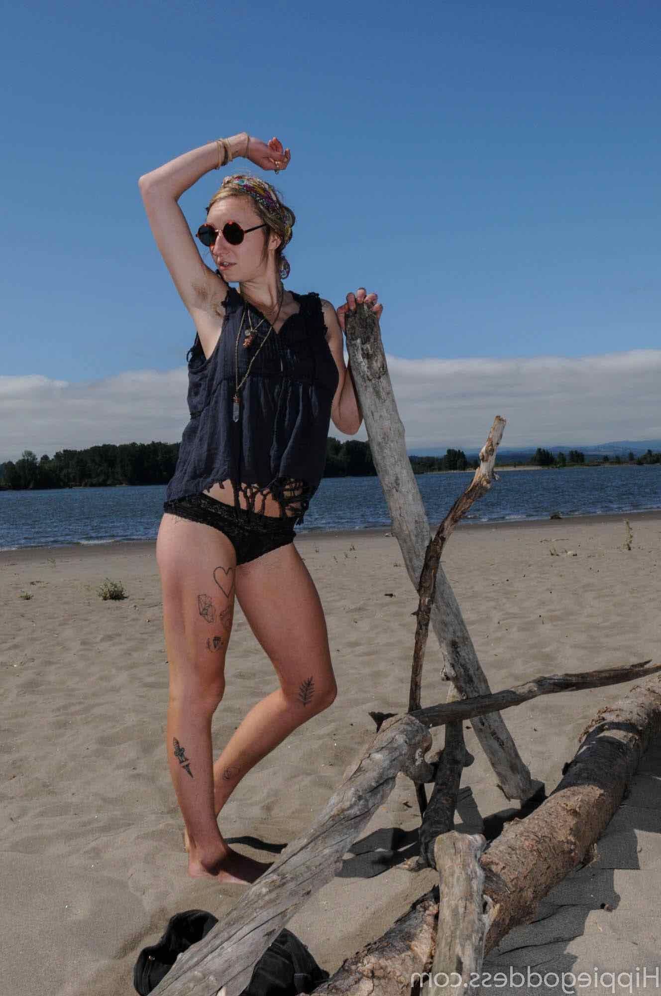 Hippiegoddess Andrómeda Sexier cuando está desnuda