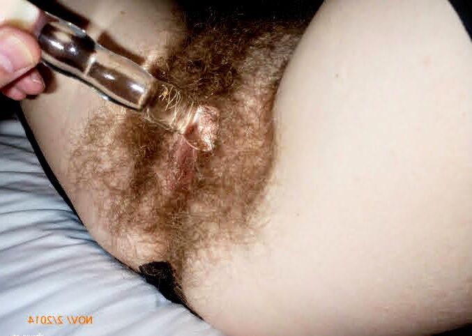 Unaware hairy wife Toni