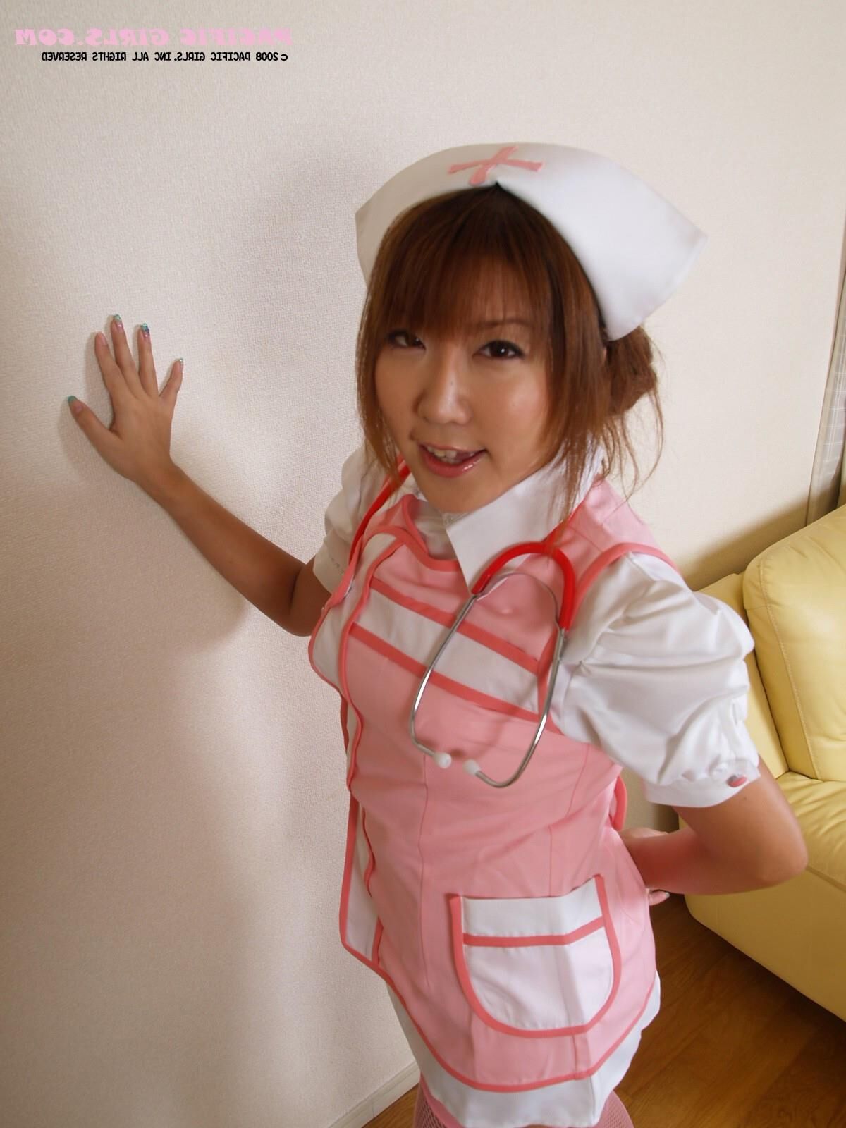 Pacificgirls Megumi son étudiante infirmière devoirs