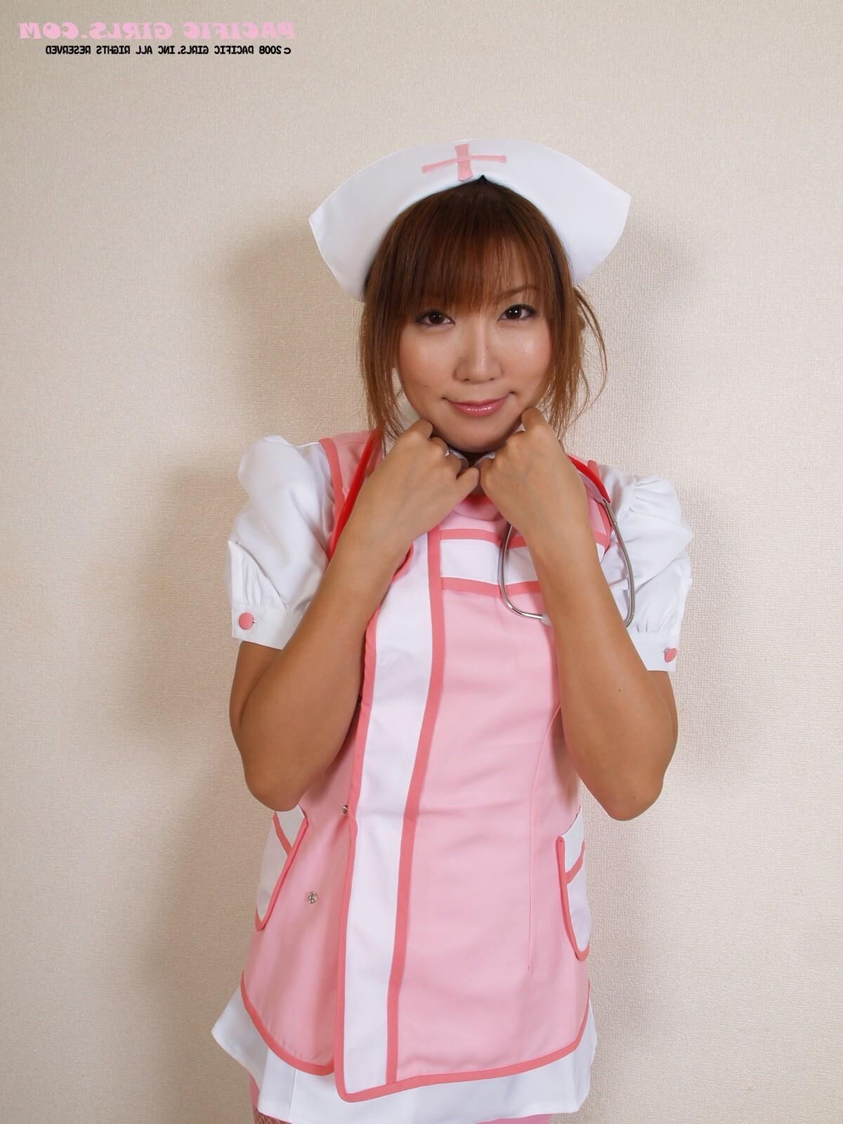 Pacificgirls Megumi son étudiante infirmière devoirs