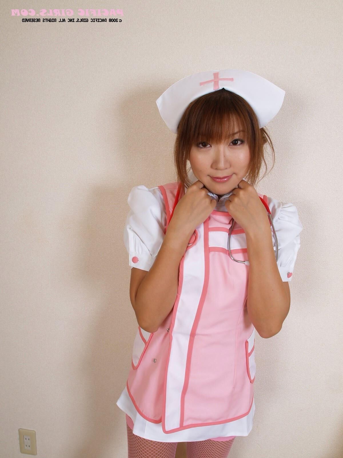 Pacificgirls Megumi son étudiante infirmière devoirs