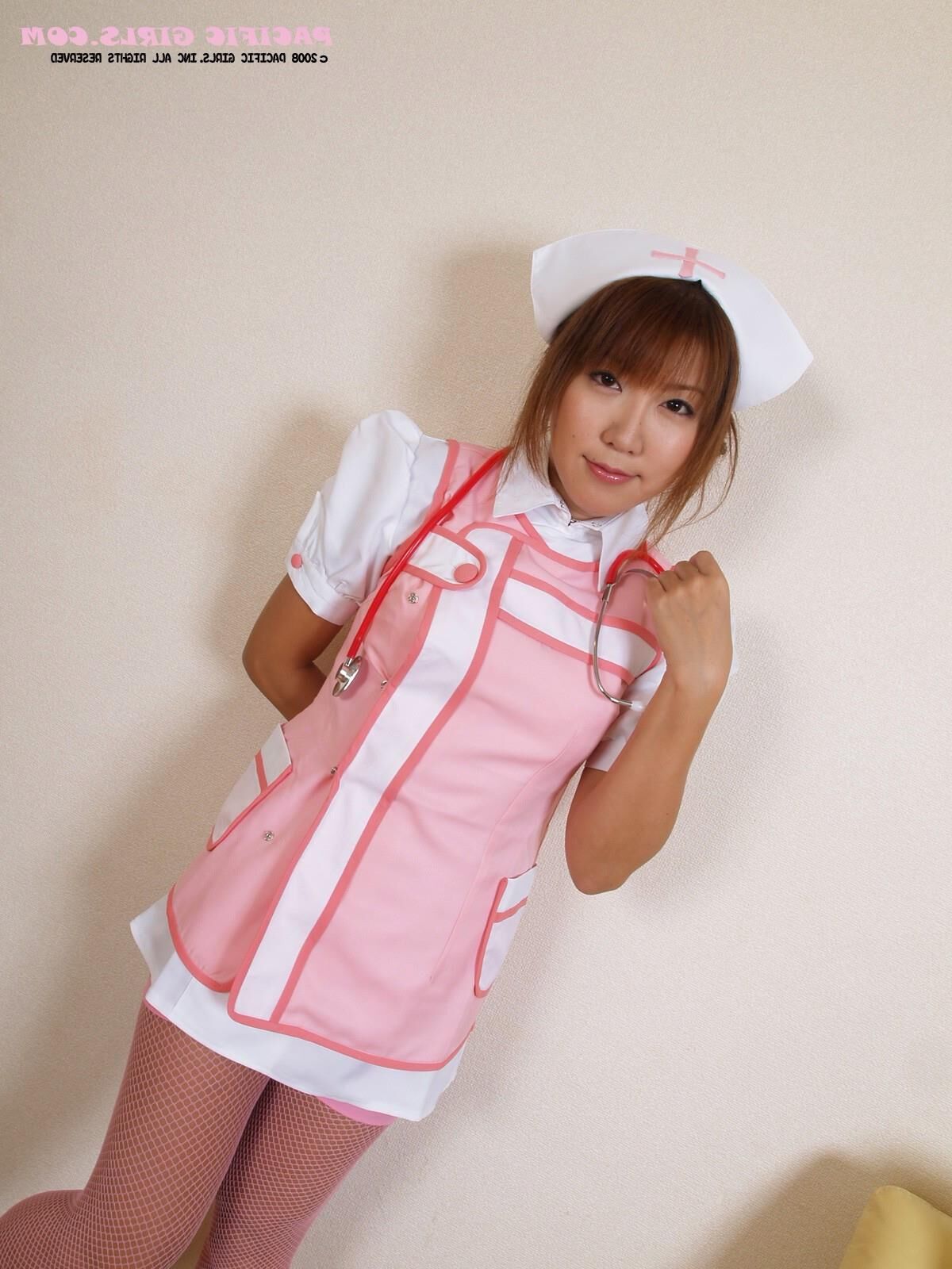 Pacificgirls Megumi son étudiante infirmière devoirs